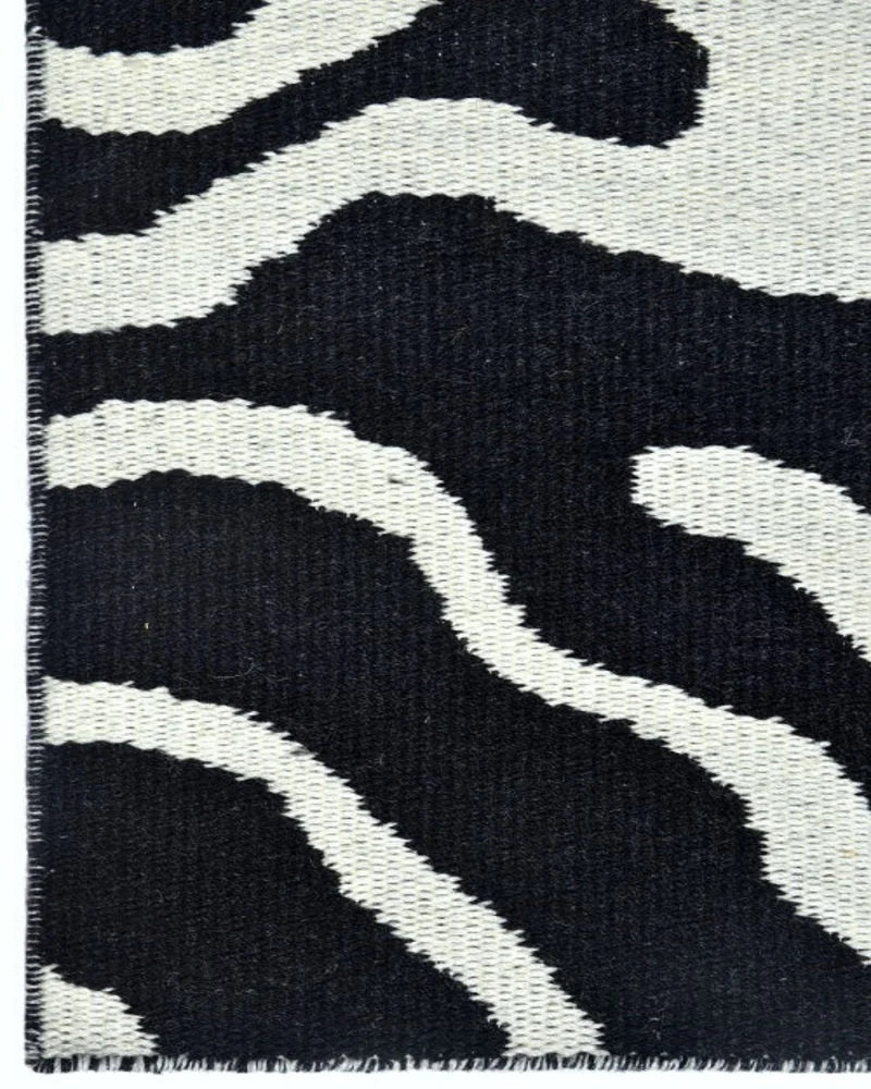 Black and White Reversible Rug