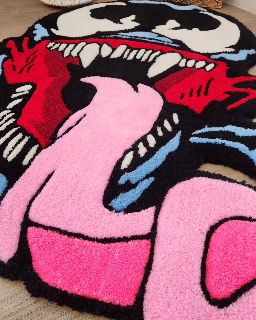 Cute Venom Hand Tufted Rug